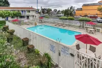 Motel 6 Salinas, CA - North Monterey Area - Uima-altaat