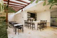 The Strabon Tulum - parking