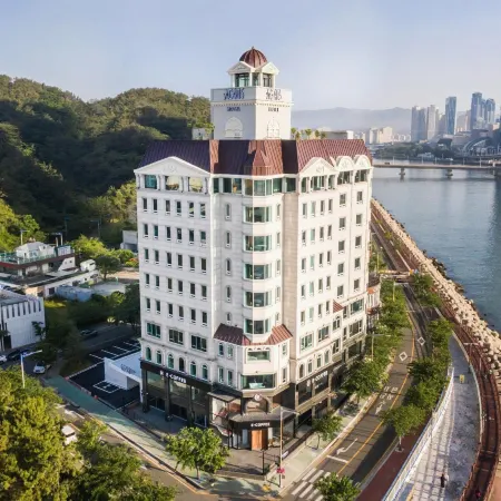 AG405 Hotel Отели рядом с достопримечательностью «Храм Пориам»