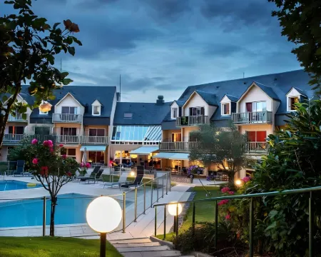 Hôtel Mercure Omaha Beach Ξενοδοχεία στην πόλη Lower Normandy