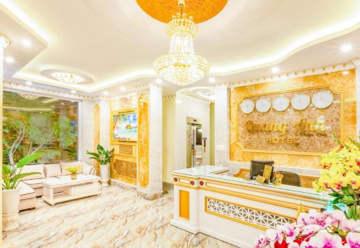 붕타우 해변과 호텔 전경