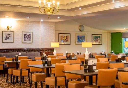 햄스테드 브리타니아 호텔 외관 또는 로비