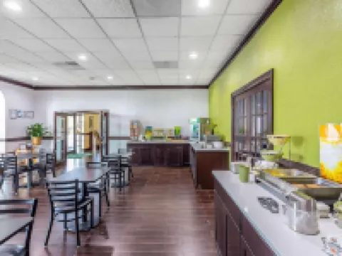 Quality Inn Forsyth Near GA Public Safety Training Center Hoteles en Forsyth