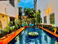 Birdcage Boutique - piscina