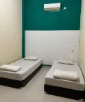 Losmen Al-Mukkaromah Hotel a Sukodadi