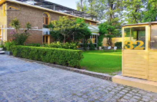 Grand Peace House III 酒店