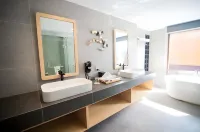 民丹島特里科拉海灘特別度假村