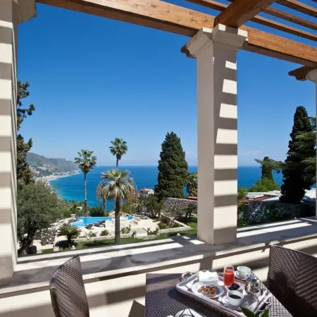 The Ashbee Hotel