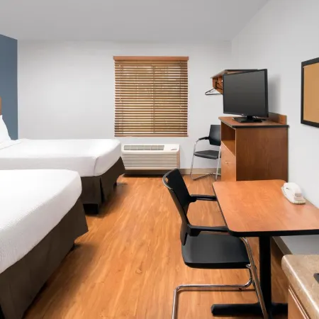 Extended Stay America Select Suites - Cleveland - Airport
