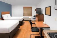 Extended Stay America Select Suites - Cleveland - Airport - parking