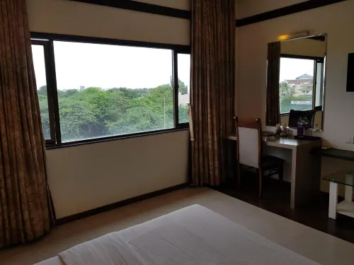 Hotel Udayanraje Palace - Baarit