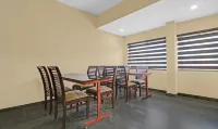 Grand Vistara Airport Suites Complimentary One Way Airport Transit 500 Metres from Cochin Airport - فطور