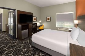 La Quinta Inn & Suites by Wyndham Olathe