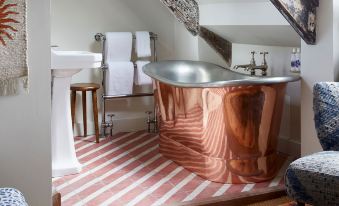 Mr & MRS Smith Artist Residence Cornwall