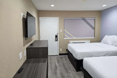 Super 8 by Wyndham Big Spring Hotels near College Park Shopping Center