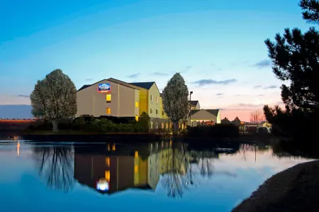 Fairfield Inn & Suites Colorado Springs South Отели в г. Стратмур