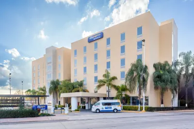 City Express by Marriott Leon Hotels near Salon La Fuente Gran Jardin