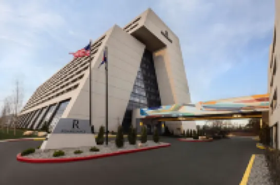 Renaissance Denver Hotel & Conference Center Отели в г. 