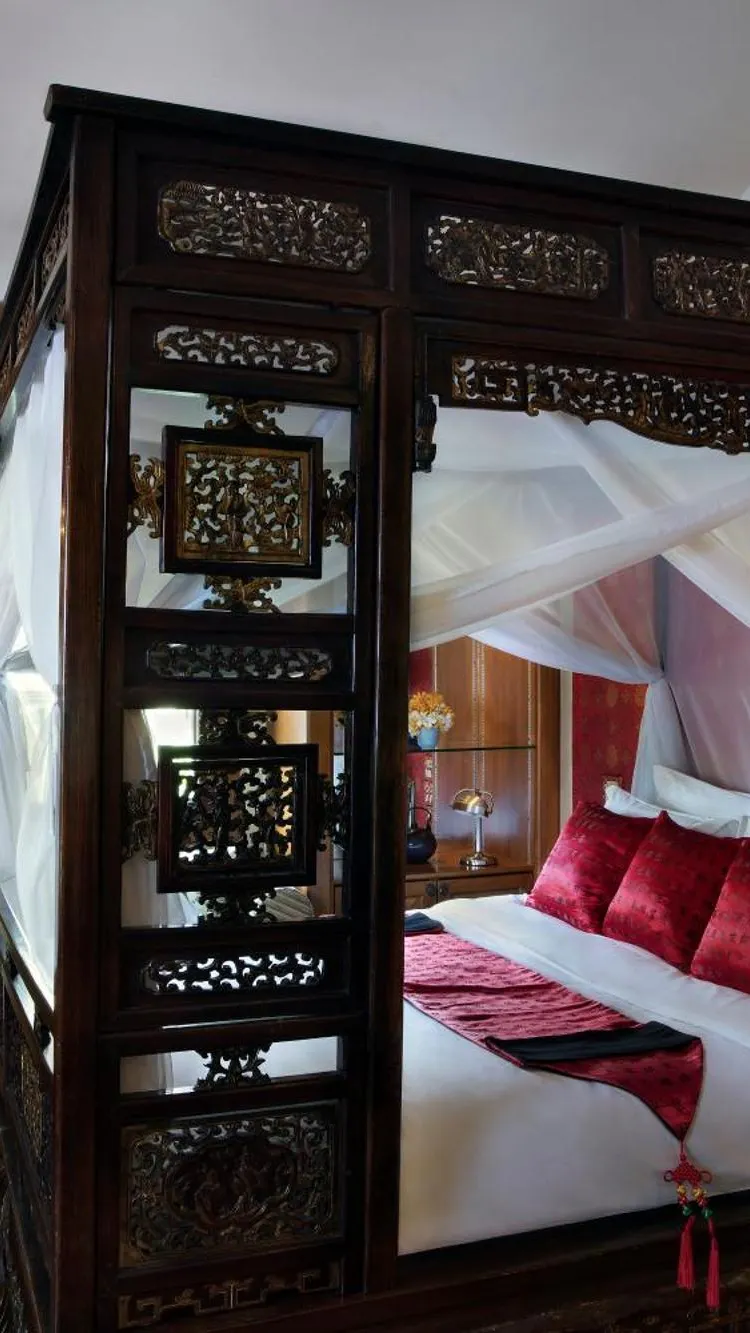 ห้องสวีทแบบสองห้องนอนพร้อมวิวสระว่ายน้ำ