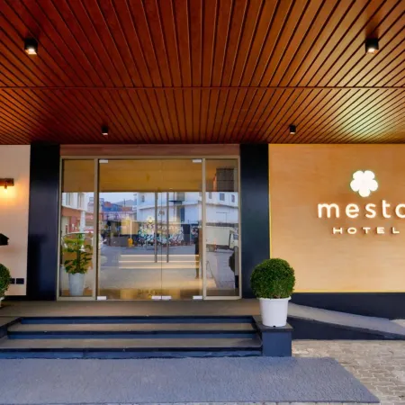 Mesta Hotel Отели рядом с достопримечательностью «Пещеры Эдаккал»