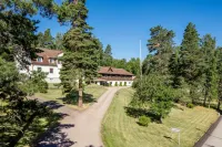 Hestra Guesthouse - 2-Star