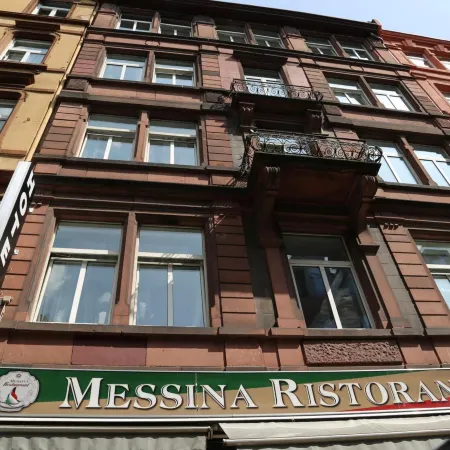 Main Hotel Frankfurt City Отели рядом с достопримечательностью «Штеделевский художественный музей»