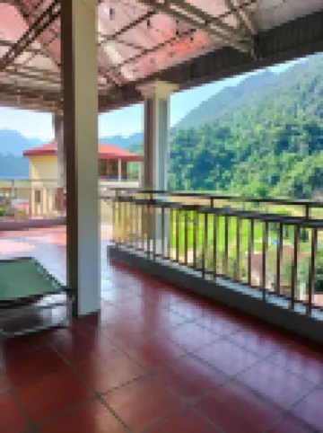 BaBe Lake - NHA NGHI THU NHAC Hotels in Ba Be District