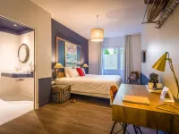 The Originals Boutique Hôtel le Londres Saumur Hotels in Saumur