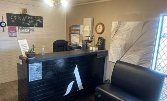 Aquarius Motor Inn