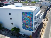 Sea Colors Hotel โรงแรมใกล้ท่าอากาศยานนานาชาติกุสตาโว โรคาส ปินิยา
