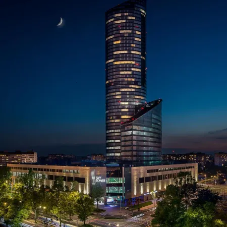In the Sky - Apartamenty w Sky Tower Отели рядом с достопримечательностью «Железнодорожный макет «Колейково»»