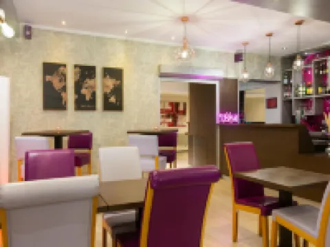 โรงแรมคอมฟอร์ต ออร์ลีน โอลีเวต โอลแนส์ โรงแรมในOlivet