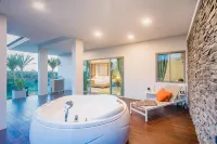 The Peak Hotel Chanthaburi - Hot Tub