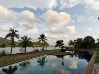 Peaceful 1-Bedroom Unit at Marina Island by JoMy Homestay マリーナ・アイランド周辺のホテル