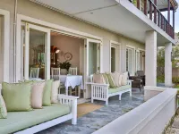 Hermanus Lodge on the Green - Solar Power Hotels in Hermanus