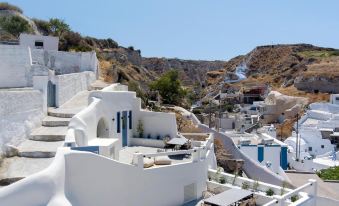 Acave Santorini Suites