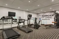 Travelodge by Wyndham Hotel & Convention Centre Quebec City - Gym