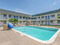 Super 8 by Wyndham Tracy Hotels in Tracy