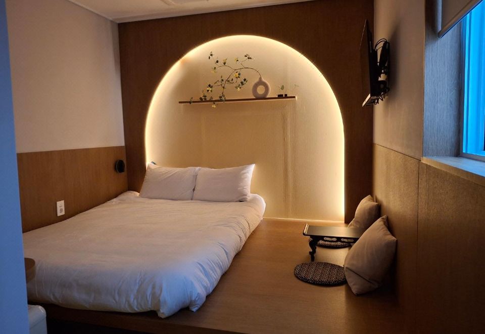 Huga Inn Images