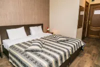 Zolotaya Dolina Hotel Hotels near Mikhail Zuyev Statue