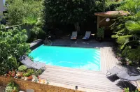 Maison d'hôtes - Une Odeur de Tilleul - Pools