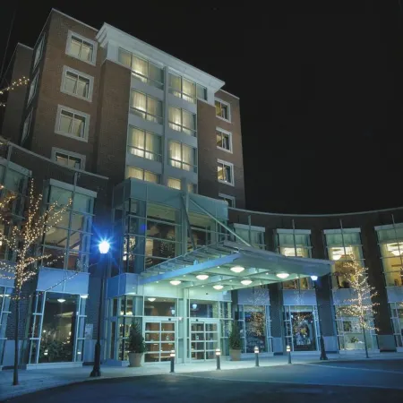 The Inn at Penn, A Hilton Hotel Отели рядом с достопримечательностью «Музей Пожалуйста Попробуй»