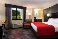 Holiday Inn Milwaukee Riverfront