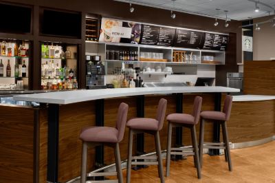 バー コートヤード・ヒューストン・ケイティ・ミルズの写真