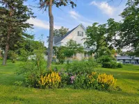 Sunflower Guest Suites