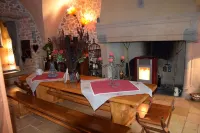 Château des Aiguilles Hotels in Issoire