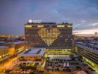 โรงแรมอาซีมุต เซนต์ปีเตอร์เบิร์ก โรงแรมใกล้ออโรร่าครุยเซอร์