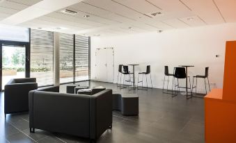 Adonis Dijon Maison Internationale