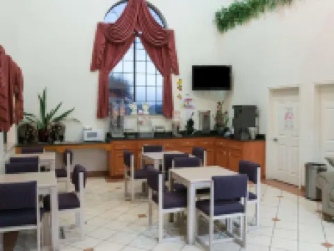 Super 8 by Wyndham Stafford Sugarland Area Hotels in Stafford