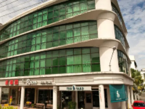 The Room Hotel Hotels in Miri